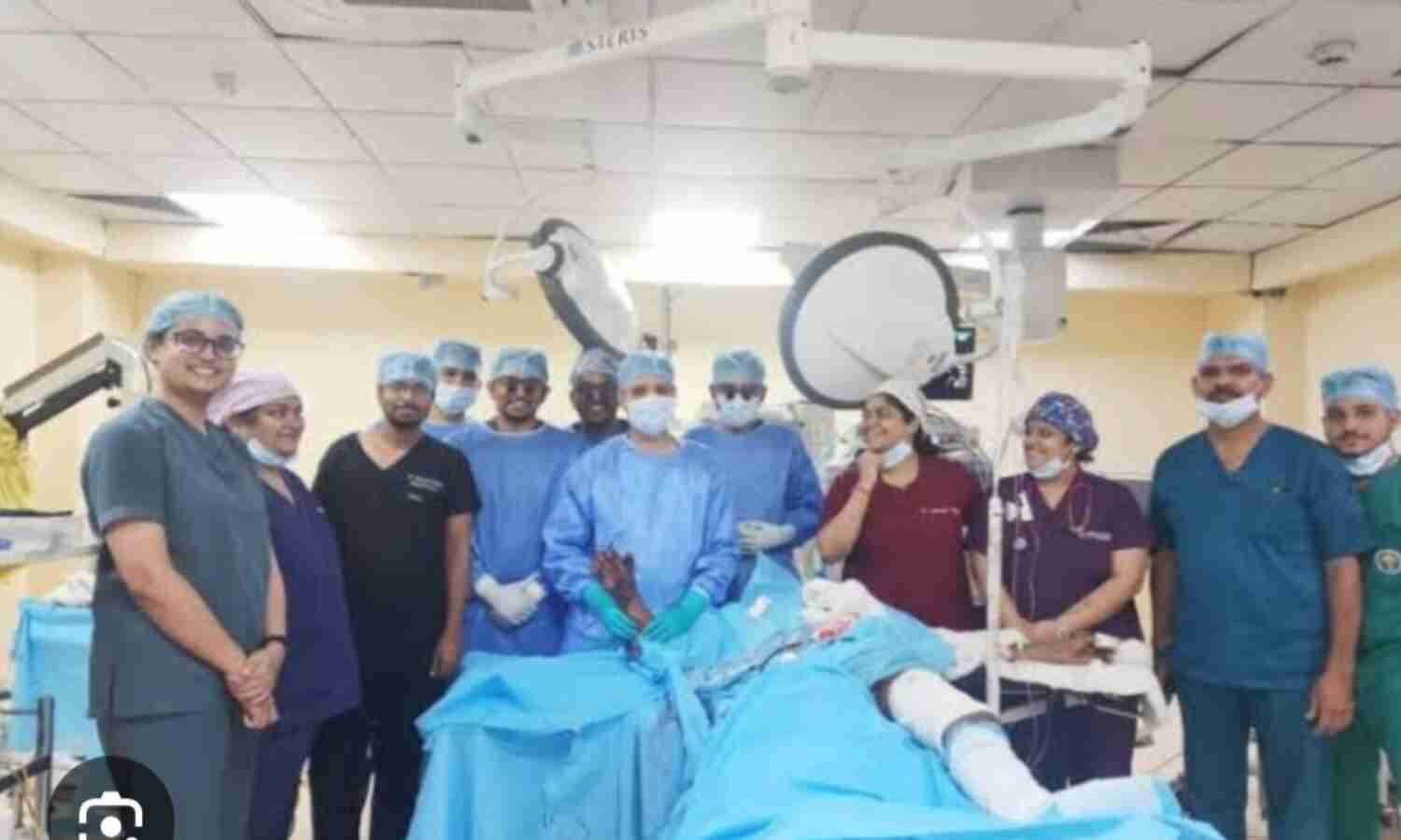 डॉक्टरों का कमाल! कटे हुए हाथ को फिर से जोड़ा