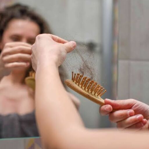 पॉली सिस्टिक ओवेरियन सिंड्रोम (PCOS) आजकल महिलाओं में एक आम समस्या पॉली सिस्टिक ओवेरियन सिंड्रोम (PCOS) आजकल महिलाओं में एक आम समस्या