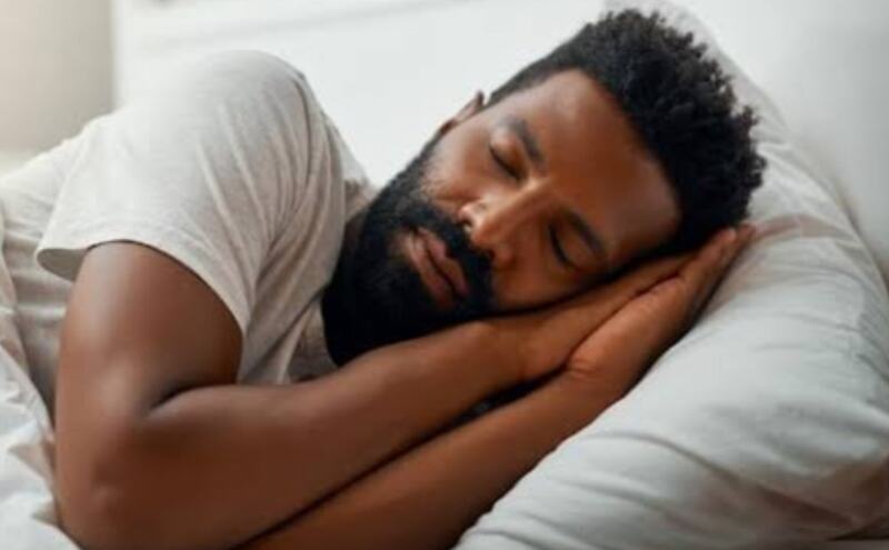 अच्छी नींद का मतलब सिर्फ रात भर सोना ही नहीं है