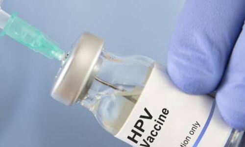 सेक्सुअली एक्टिव महिलाओं के लिए HPV वैक्सीन, जानें सुरक्षा और फायदे सेक्सुअली एक्टिव महिलाओं के लिए HPV वैक्सीन, जानें सुरक्षा और फायदे