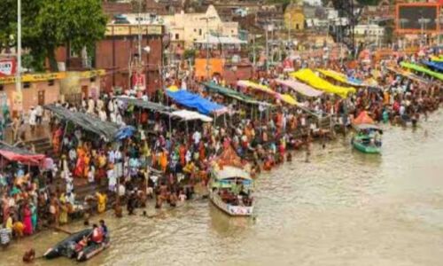 दिवाली के बाद अयोध्या में श्रद्धालुओं की भारी भीड़, कार्तिक पूर्णिमा पर सरयू नदी में स्नान के लिए उमड़ रहे हैं लाखों लोग