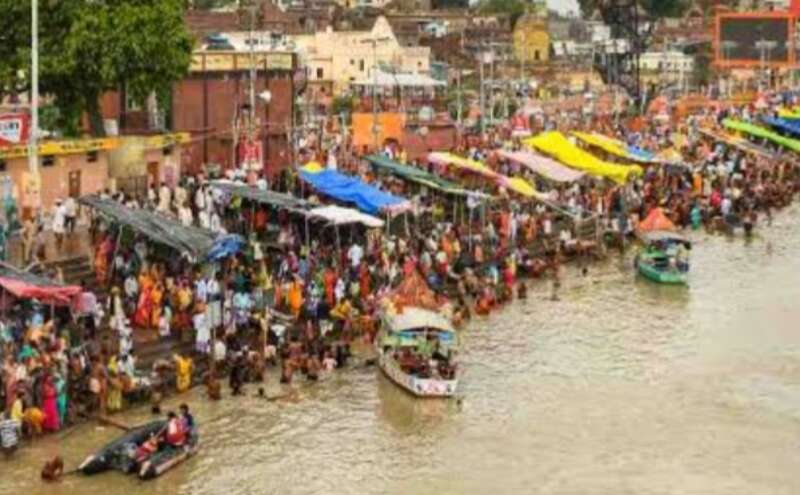 दिवाली के बाद अयोध्या में श्रद्धालुओं की भारी भीड़, कार्तिक पूर्णिमा पर सरयू नदी में स्नान के लिए उमड़ रहे हैं लाखों लोग दिवाली के बाद अयोध्या में श्रद्धालुओं की भारी भीड़, कार्तिक पूर्णिमा पर सरयू नदी में स्नान के लिए उमड़ रहे हैं लाखों लोग
