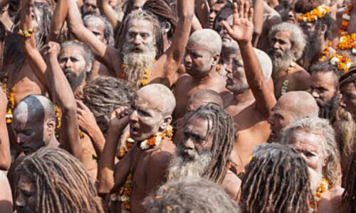 महाकुंभ 2025, नागा साधुओं के वस्त्रहीन होने के का क्या है रहस्य? महाकुंभ 2025, नागा साधुओं के वस्त्रहीन होने के का क्या है रहस्य?