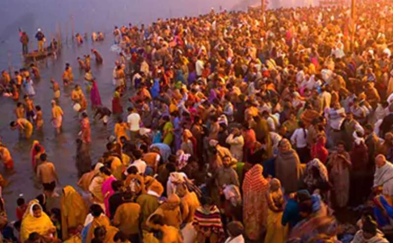 प्रयागराज महाकुंभ 2025, संन्यासी अखाड़ों ने भूमि पर धर्म ध्वज स्थापित कर किया आयोजन की शुरुआत प्रयागराज महाकुंभ 2025, संन्यासी अखाड़ों ने भूमि पर धर्म ध्वज स्थापित कर किया आयोजन की शुरुआत