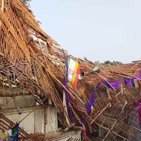 बागपत जिले के बड़ौत में मंच टूटने से सात श्रद्धालुओं की मृत्यु, 75 से अधिक घायल