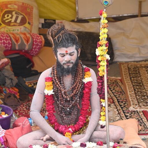 कुंभ मेले में अंतिम अमृत स्नान के बाद साधु-संतों की कठोर साधना, अग्नि स्नान का अनुष्ठान प्रारंभ