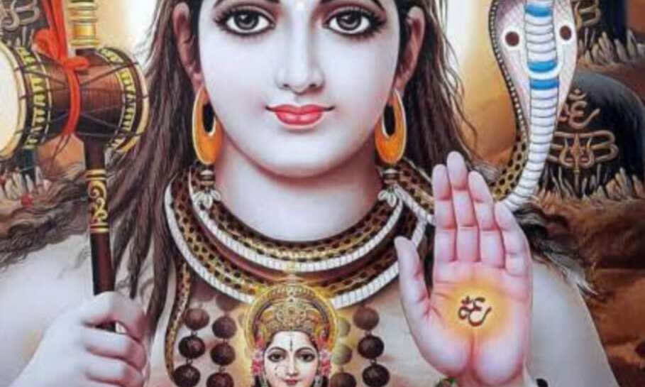 सोमवार को बन रहा है उत्तराषाढ़ा नक्षत्र का शुभ संयोग, इन उपायों से महादेव करेंगे हर संकट का नाश