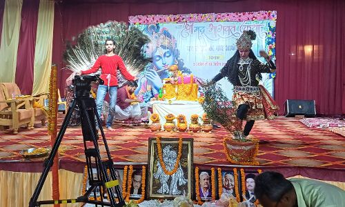 श्रीमद्भागवत कथा महोत्सव का दूसरा दिन: महाभारत और अमरकथा के प्रसंगों से गूंजा चौबेपुर, श्रद्धालुओं की उमड़ी भावविभोर भीड़ श्रीमद्भागवत कथा महोत्सव का दूसरा दिन: महाभारत और अमरकथा के प्रसंगों से गूंजा चौबेपुर, श्रद्धालुओं की उमड़ी भावविभोर भीड़