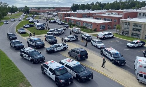 4 Students Hurt in Shooting at Wilmer-Hutchins High School in Dallas 4 Students Hurt in Shooting at Wilmer-Hutchins High School in Dallas
