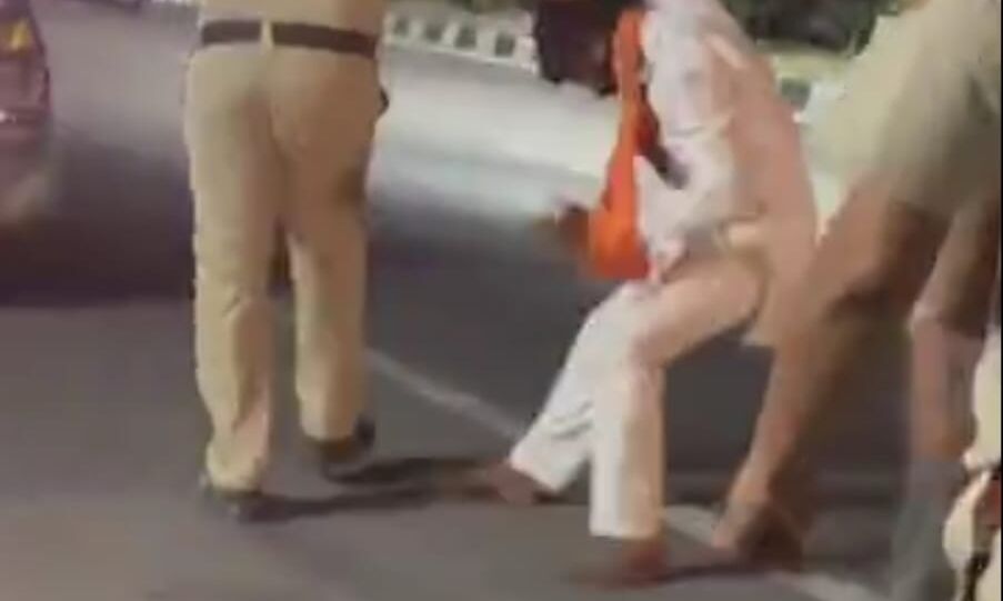 हरियाणा: पानीपत में गोरक्षक के साथ मारपीट पर मचा बवाल, एसपी ने 10 घंटे में लिए कड़े एक्शन, दो पुलिसकर्मी सस्पेंड