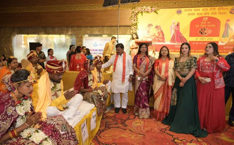 श्रवण और पायल जैन ने अपनी शादी की सिल्वर जुबली पर किया बड़ा काम, 26 ग़रीब परिवारों को दी जीवन भर की खुशिया श्रवण और पायल जैन ने अपनी शादी की सिल्वर जुबली पर किया बड़ा काम, 26 ग़रीब परिवारों को दी जीवन भर की खुशिया