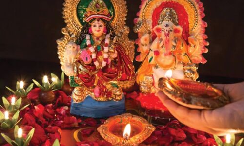 इस साल 20 अक्टूबर को मनाई जाएगी दीपावली, जानें तिथि, शुभ मुहूर्त और लक्ष्मी पूजा का महत्व इस साल 20 अक्टूबर को मनाई जाएगी दीपावली, जानें तिथि, शुभ मुहूर्त और लक्ष्मी पूजा का महत्व