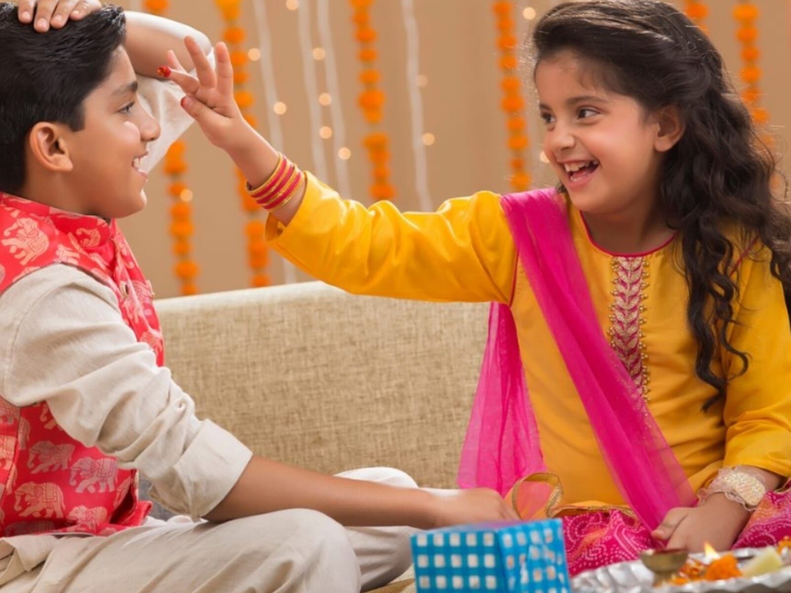 भाई दूज 2025 पर तीन शुभ योगों का दुर्लभ संयोग, करें भाई की दीर्घायु के लिए पूजन, मिलेगा अक्षय पुण्य फल भाई दूज 2025 पर तीन शुभ योगों का दुर्लभ संयोग, करें भाई की दीर्घायु के लिए पूजन, मिलेगा अक्षय पुण्य फल
