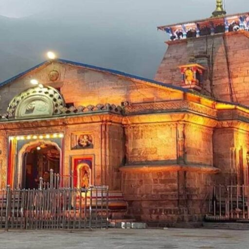 केदारनाथ धाम के कपाट हुए बंद: ऊखीमठ के ओंकारेश्वर मंदिर के लिए रवाना हुई बाबा केदार की डोली, जानें शीतकालीन पूजा व्यवस्था केदारनाथ धाम के कपाट हुए बंद: ऊखीमठ के ओंकारेश्वर मंदिर के लिए रवाना हुई बाबा केदार की डोली, जानें शीतकालीन पूजा व्यवस्था