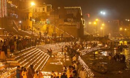 देव दीपावली 2025: जब खुद देवता करते हैं धरती पर दीपदान, जानिए पूजा, महत्व और पौराणिक कथा देव दीपावली 2025: जब खुद देवता करते हैं धरती पर दीपदान, जानिए पूजा, महत्व और पौराणिक कथा