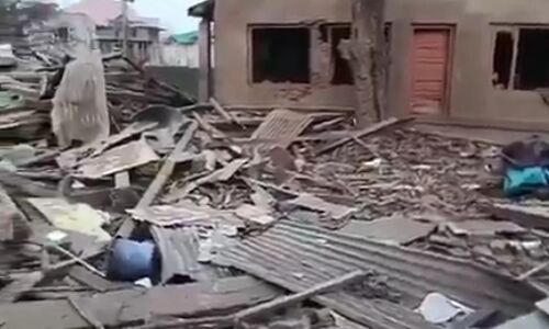 आत्मघाती हमलावर उमर नबी का घर जमींदोज़, सरकार ने दिया सख़्त संदेश आत्मघाती हमलावर उमर नबी का घर जमींदोज़, सरकार ने दिया सख़्त संदेश