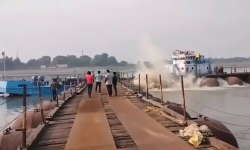 рдХреИрдереА-рдЯрд╛рдВрдбрд╛ рдХрд▓рд╛рдВ рдХреЛ рдЬреЛрдбрд╝рдиреЗ рд╡рд╛рд▓реЗ рдирд┐рд░реНрдорд╛рдгрд╛рдзреАрди рдкрд╛рдВрдЯреВрди рдкреБрд▓ рд╕реЗ рдЯрдХрд░рд╛рдпрд╛ рдЗрдиреНрд▓реИрдВрдб рд╡реЙрдЯрд░ рд╡реЗрд╕рд▓, рдЯрд▓рд╛ рдмрдбрд╝рд╛ рд╣рд╛рджрд╕рд╛ рдХреИрдереА-рдЯрд╛рдВрдбрд╛ рдХрд▓рд╛рдВ рдХреЛ рдЬреЛрдбрд╝рдиреЗ рд╡рд╛рд▓реЗ рдирд┐рд░реНрдорд╛рдгрд╛рдзреАрди рдкрд╛рдВрдЯреВрди рдкреБрд▓ рд╕реЗ рдЯрдХрд░рд╛рдпрд╛ рдЗрдиреНрд▓реИрдВрдб рд╡реЙрдЯрд░ рд╡реЗрд╕рд▓, рдЯрд▓рд╛ рдмрдбрд╝рд╛ рд╣рд╛рджрд╕рд╛