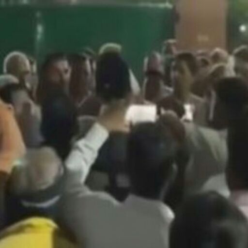 संजय यादव पर आरजेडी में घमासान तेज, राबड़ी आवास के बाहर कार्यकर्ताओं का विरोध प्रदर्शन संजय यादव पर आरजेडी में घमासान तेज, राबड़ी आवास के बाहर कार्यकर्ताओं का विरोध प्रदर्शन