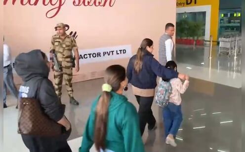 रोहिणी आचार्य के आरोपों के बाद लालू परिवार में बढ़ी दरार तीन और बेटियां भी घर छोड़ते दिखीं