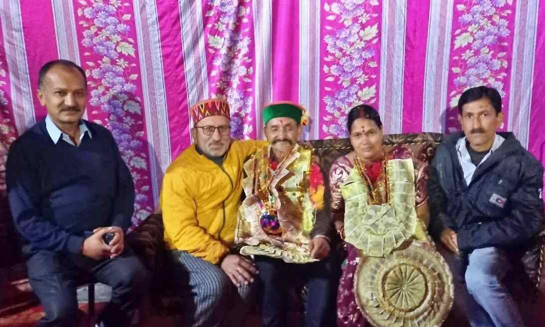 कहानी थोड़ी फिल्मी है: 45 साल बाद सिर की चोट से लौट आई रिखी राम की याददाश्त