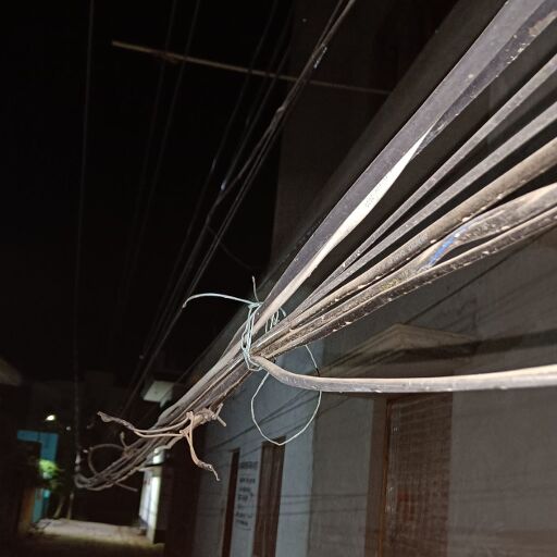 देशभर के शहरों के लिए सबक: मुंबई HC ने लो-हैंगिंग केबल्स से मंडरा रहे खतरे के लिए ऑपरेटरों को ठहराया जिम्मेदार