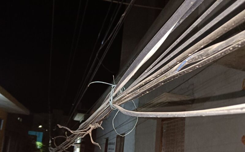 देशभर के शहरों के लिए सबक: मुंबई HC ने लो-हैंगिंग केबल्स से मंडरा रहे खतरे के लिए ऑपरेटरों को ठहराया जिम्मेदार