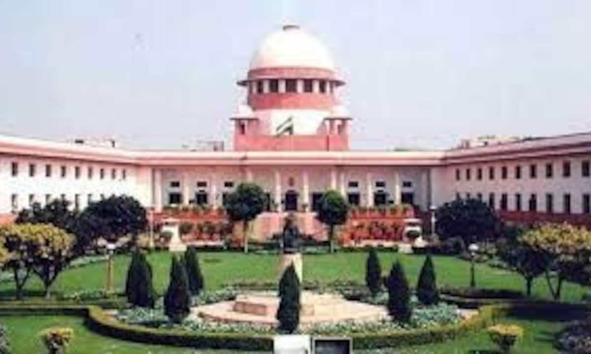 सुप्रीम कोर्ट ने सेना के अफसर की बर्खास्तगी के आदेश को माना सही, कहा सेना में रहने लायक नहीं