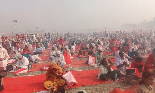 Vihangam Yog 102वां वार्षिकोत्सव स्वर्वेद धाम में सामूहिक वैदिक महायज्ञ का दृश्य