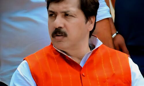 यूपी में कोडीन कांड पर नई सियासी हलचल, धनंजय सिंह की सीबीआई जांच की मांग यूपी में कोडीन कांड पर नई सियासी हलचल, धनंजय सिंह की सीबीआई जांच की मांग