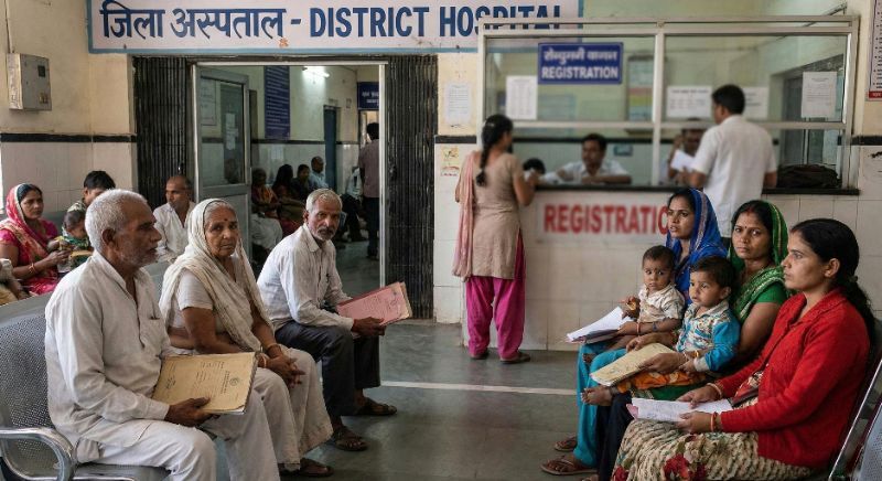 ज्यों ज्यों दवा की मुफलिसी बढ़ती गई, इलाज की बढ़ती कीमतें धकेल रहीं डेढ़ अरब आबादी को गरीबी की ओर ज्यों ज्यों दवा की मुफलिसी बढ़ती गई, इलाज की बढ़ती कीमतें धकेल रहीं डेढ़ अरब आबादी को गरीबी की ओर