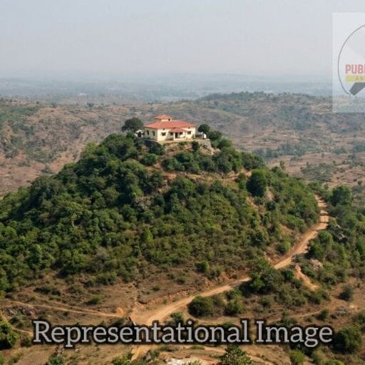 рдкрд╣рд╛рдбрд╝реА рдкрд░ рдмрдиреЗрдЧрд╛ рдорд╣реЗрдВрджреНрд░ рд╕рд┐рдВрд╣ рдзреЛрдиреА рдХрд╛ рддреАрд╕рд░рд╛ рдЖрд▓реАрд╢рд╛рди рдмрдВрдЧрд▓рд╛, рдлреИрдВрд╕ рдХреЗ рдмреАрдЪ рдЙрддреНрд╕рд╛рд╣ рдкрд╣рд╛рдбрд╝реА рдкрд░ рдмрдиреЗрдЧрд╛ рдорд╣реЗрдВрджреНрд░ рд╕рд┐рдВрд╣ рдзреЛрдиреА рдХрд╛ рддреАрд╕рд░рд╛ рдЖрд▓реАрд╢рд╛рди рдмрдВрдЧрд▓рд╛, рдлреИрдВрд╕ рдХреЗ рдмреАрдЪ рдЙрддреНрд╕рд╛рд╣