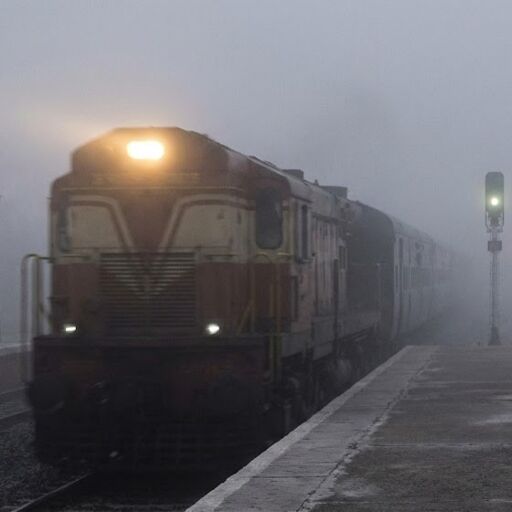 राज्य में बढ़ता कुहासा बना परेशानी की वजह, रांची और जमशेदपुर में सुबह दृश्यता घटकर 800 मीटर तक पहुंची राज्य में बढ़ता कुहासा बना परेशानी की वजह, रांची और जमशेदपुर में सुबह दृश्यता घटकर 800 मीटर तक पहुंची