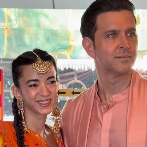 भाई की प्री-वेडिंग सेरेमनी में ऋतिक रोशन का फैमिली लुक, गर्लफ्रेंड सबा आजाद और बेटों के साथ आए नज़र