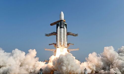 इसरो ने रचा नया अंतरिक्ष इतिहास, ‘बाहुबली’ LVM3 से दुनिया की सबसे बड़ी कम्युनिकेशन सैटेलाइट का सफल कमर्शियल लॉन्च