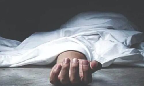 झारखंड के जमशेदपुर से सटे आदित्यपुर के शिवनारायणपुर जंगल में दफन मिला अज्ञात शव, खून के निशान और जले दस्तावेजों से हत्या की आशंका गहराई