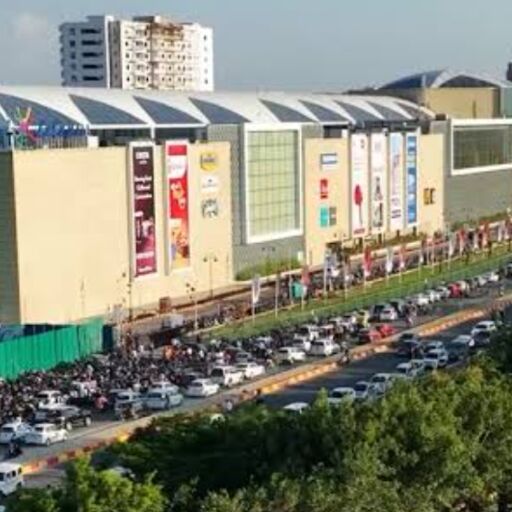 Lucknow Lulu Mall पर इनकम टैक्स की बड़ी कार्रवाई, 27 करोड़ की टैक्स देनदारी में बैंक अकाउंट सीज Lucknow Lulu Mall पर इनकम टैक्स की बड़ी कार्रवाई, 27 करोड़ की टैक्स देनदारी में बैंक अकाउंट सीज