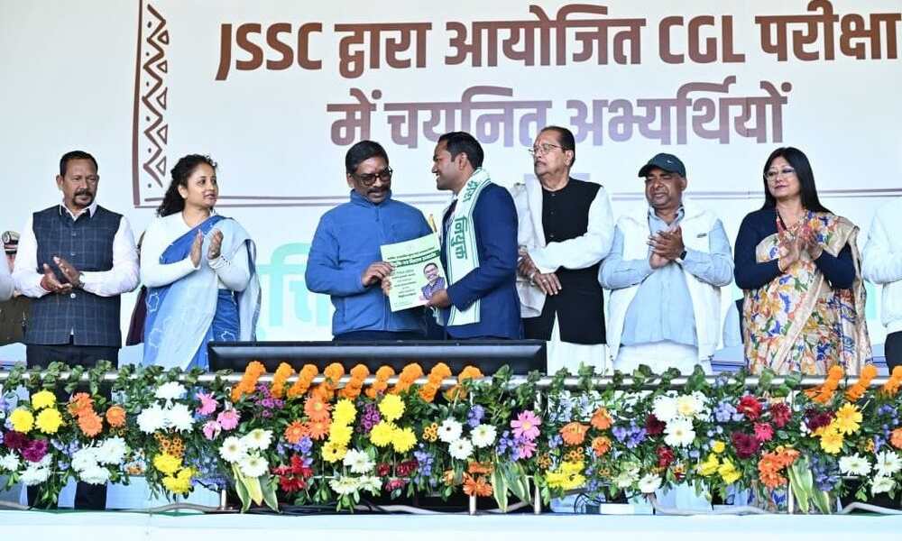 झारखंड CGL: परीक्षा रांची में, साजिश नेपाल में, हेमंत सोरेन का बड़ा दावा