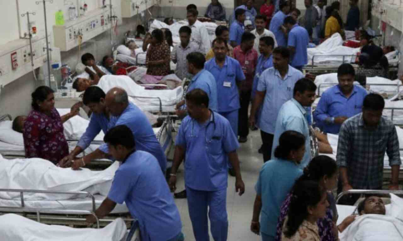 इंदौर में दूषित पेयजल पीने से कई मौत का दावा, प्रशासन ने की केवल तीन मौतों की पुष्टि, सैकड़ों लोगों के बीमार होने का दावा किया गया है