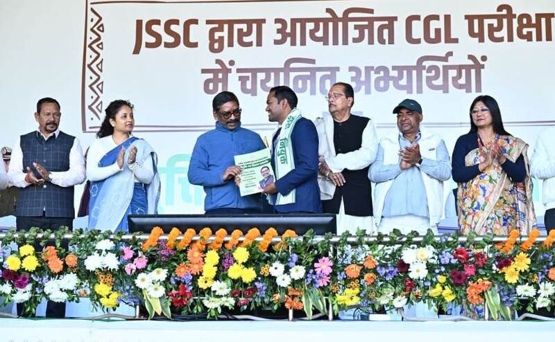 झारखंड CGL: परीक्षा रांची में, साजिश नेपाल में, हेमंत सोरेन का बड़ा दावा