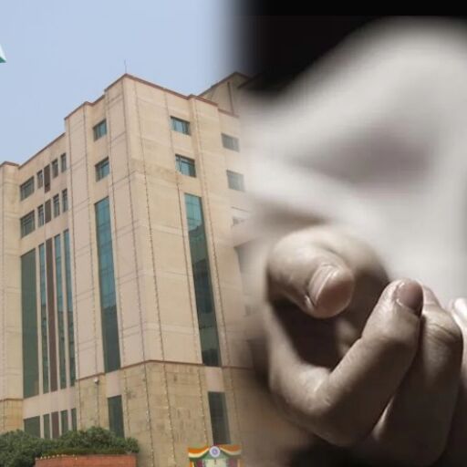 दिल्ली: साकेत कोर्ट परिसर में कर्मचारी ने लगाई छलांग, सुसाइड नोट बरामद, जांच में जुटी पुलिस
