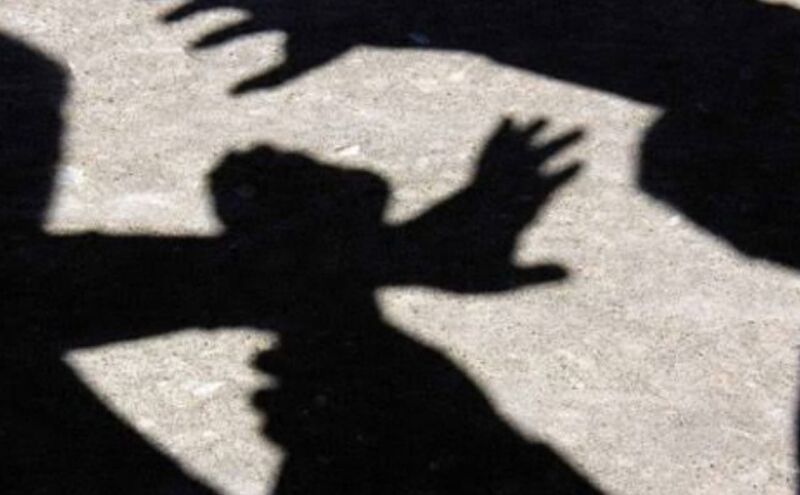 दुमका में मेला से लौट रहे युवाओं पर चाकू से हमला, 16 वर्षीय किशोर की मौत, किशोरी सहित दो गंभीर