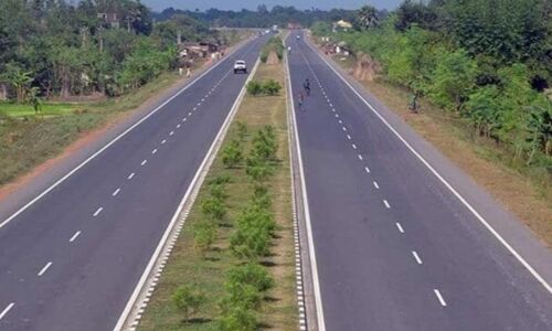 गंगा एक्सप्रेसवे फरवरी में खुलेगा: मेरठ से प्रयागराज तक सफर होगा तेज, टोल प्लाजा पर हाईटेक कैमरा सिस्टम तैयार