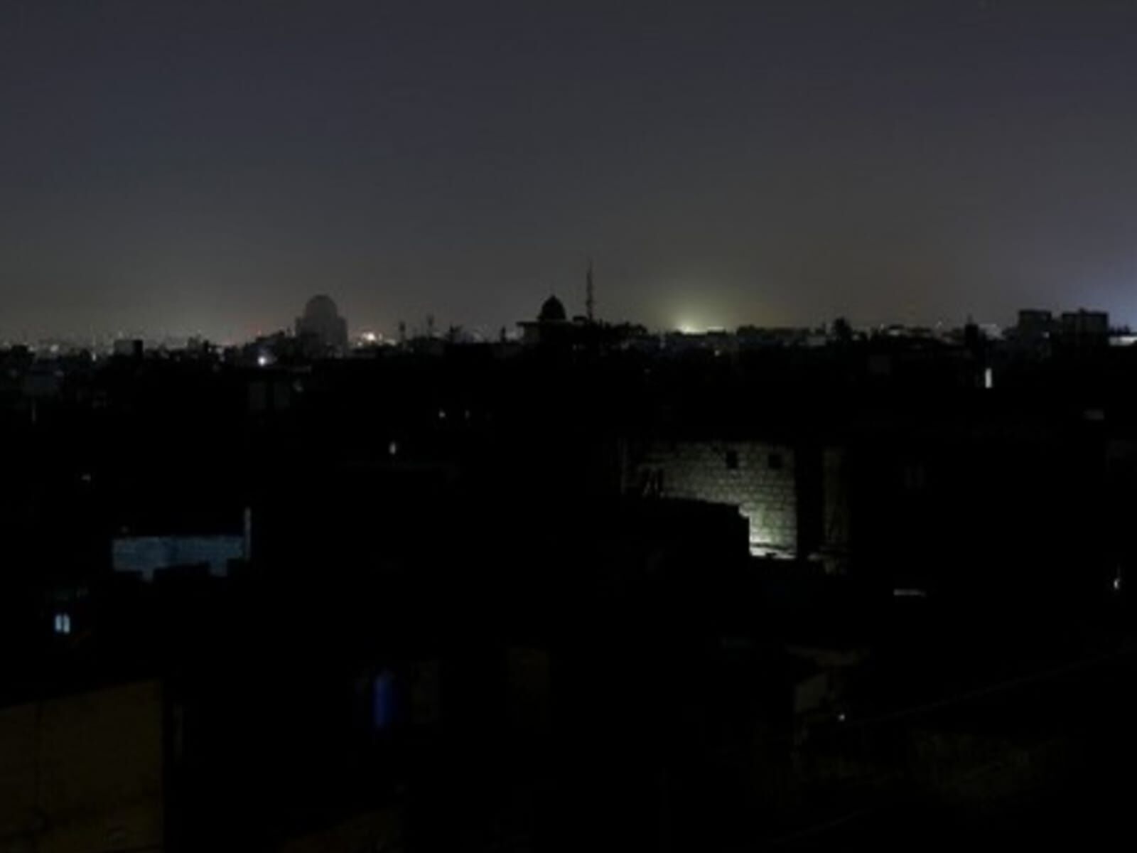 उत्तर प्रदेश के 75 जिलों में आज ब्लैकआउट मॉकड्रिल, शाम 6 बजे बजेगा सायरन उत्तर प्रदेश के 75 जिलों में आज ब्लैकआउट मॉकड्रिल, शाम 6 बजे बजेगा सायरन