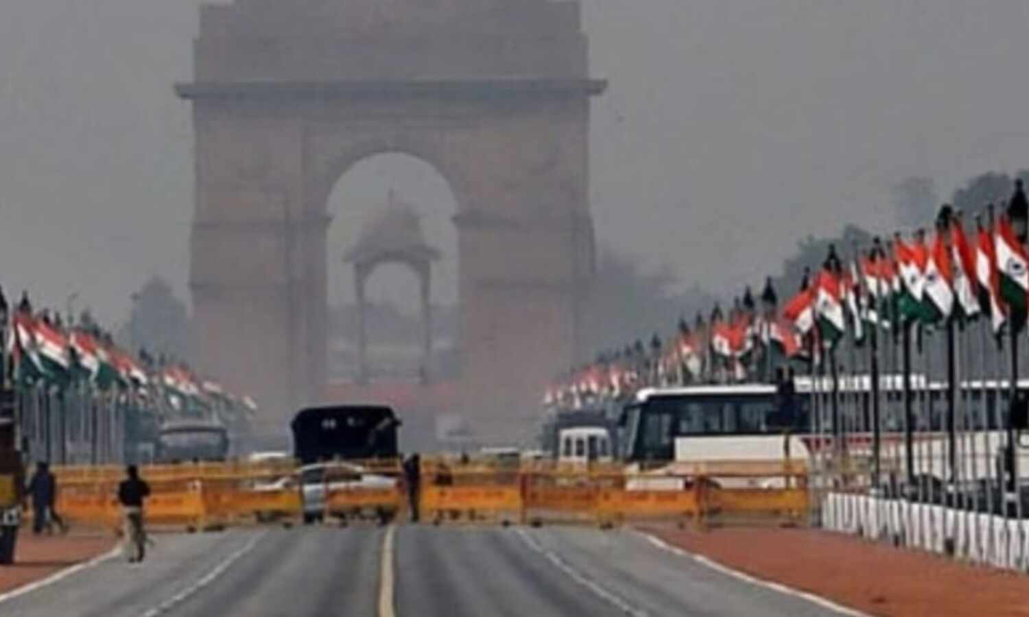 गणतंत्र दिवस से पहले दिल्ली अभेद्य किले में तब्दील, 30 हजार से ज्यादा पुलिसकर्मी और AI स्मार्ट चश्मों से होगी निगरानी