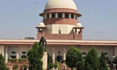 महाकाल मंदिर VIP दर्शन मामला: सुप्रीम कोर्ट ने भेदभाव वाली याचिका की खारिज, व्यवस्था में दखल से किया इनकार महाकाल मंदिर VIP दर्शन मामला: सुप्रीम कोर्ट ने भेदभाव वाली याचिका की खारिज, व्यवस्था में दखल से किया इनकार