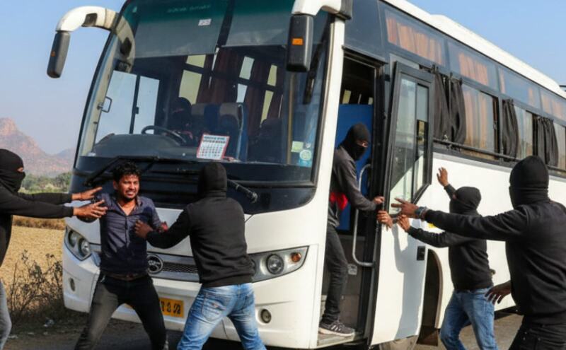 महाराष्ट्र में कांग्रेस पार्षदों को अगवा करने की कोशिश: नकाबपोशों ने बस रोकी, एक आरोपी गिरफ्तार