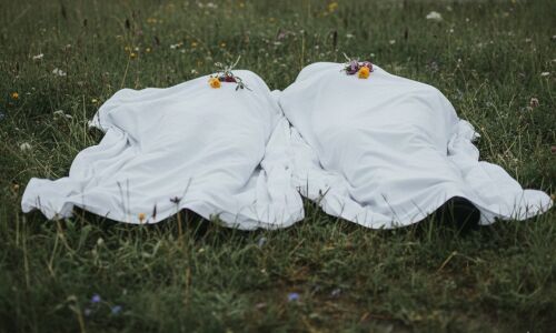 झारखंड के दुमका में महिला और छह वर्षीय बच्ची के शव मिलने से सनसनी, हत्या की आशंका; पुलिस जांच में जुटी