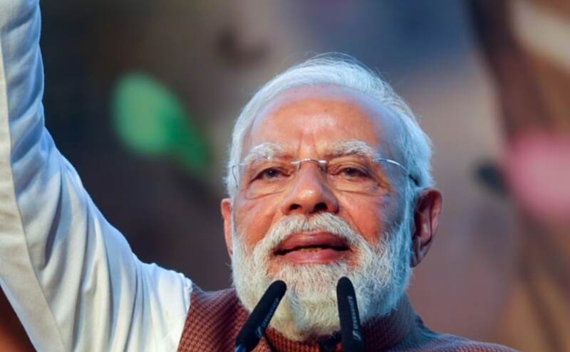 प्रधानमंत्री नरेंद्र मोदी का असम दौरा: डिब्रूगढ़ में नॉर्थईस्ट की पहली हाईवे एयरस्ट्रिप का उद्घाटन, 5,450 करोड़ की परियोजनाओं की सौगात