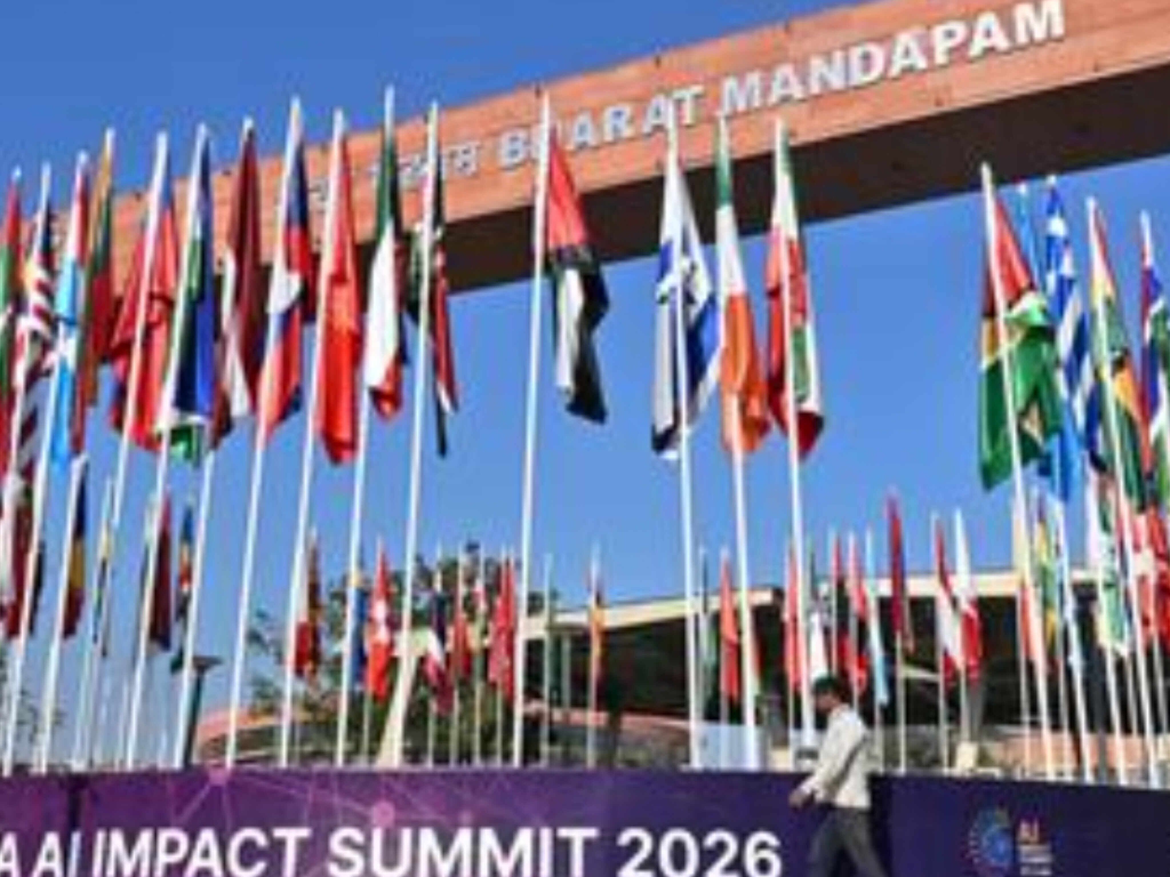 दिल्ली से तय होगी एआई की वैश्विक दिशा: भारत मंडपम में शुरू हुआ AI Impact Summit 2026 दिल्ली से तय होगी एआई की वैश्विक दिशा: भारत मंडपम में शुरू हुआ AI Impact Summit 2026