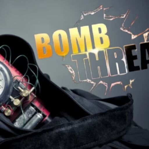 उत्तर प्रदेश की अदालतों को उड़ाने की धमकी से हड़कंप, 18 जिलों में हाई अलर्ट, सुरक्षा एजेंसियां सतर्क उत्तर प्रदेश की अदालतों को उड़ाने की धमकी से हड़कंप, 18 जिलों में हाई अलर्ट, सुरक्षा एजेंसियां सतर्क